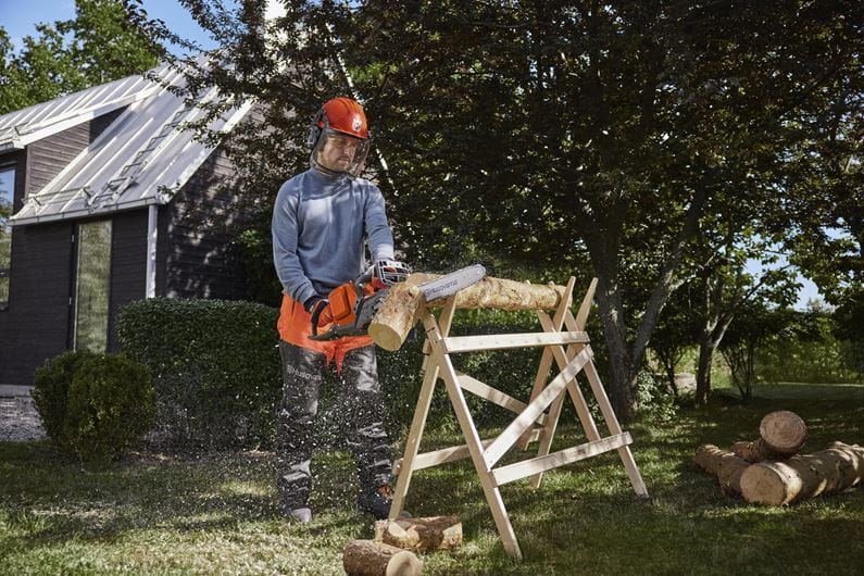 Husqvarna Battery Chainsaw 240i with battery and charger 16inch Bar