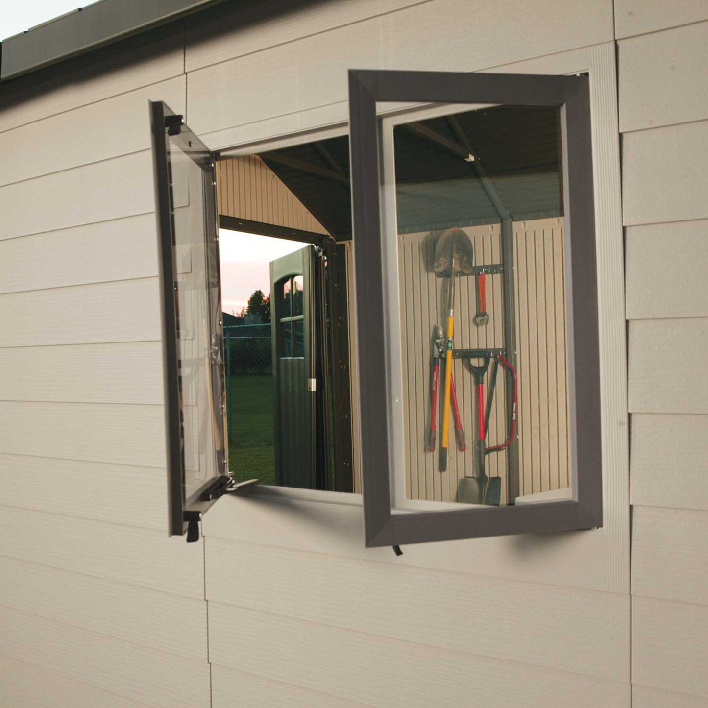 Lifetime Single Entrance Plastic Shed 11 x 16ft